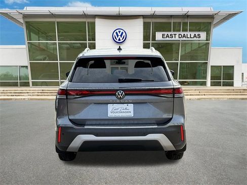Used 2025 Volkswagen Tiguan S image 4