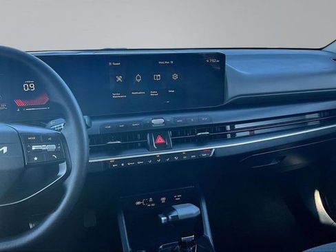 Used 2025 Kia K4 LXS image 9