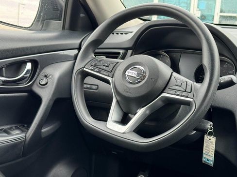 Used 2018 Nissan Rogue S AWD/4WD image 12