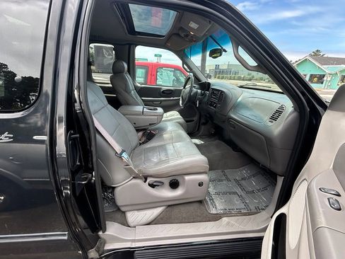 Used 2002 Ford F150 Lariat AWD/4WD image 25
