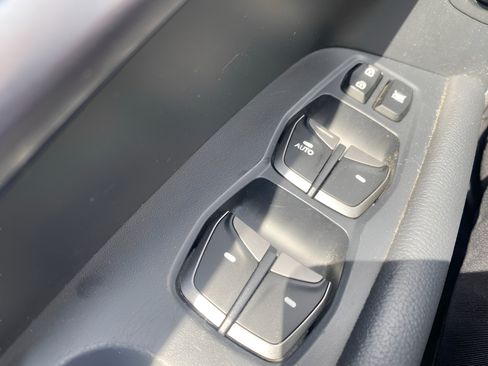 Used 2014 Hyundai Santa Fe Sport w/ Popular Equipment Package 02 FWD image 19