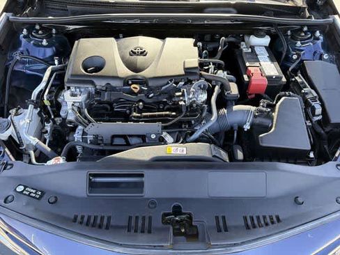 Used 2022 Toyota Camry SE image 11