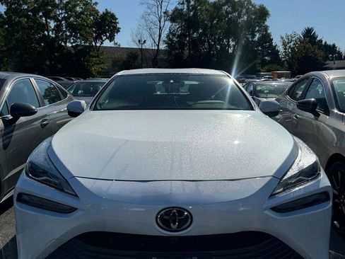 Used 2023 Toyota Mirai XLE w/ Advanced Technology Package image 2