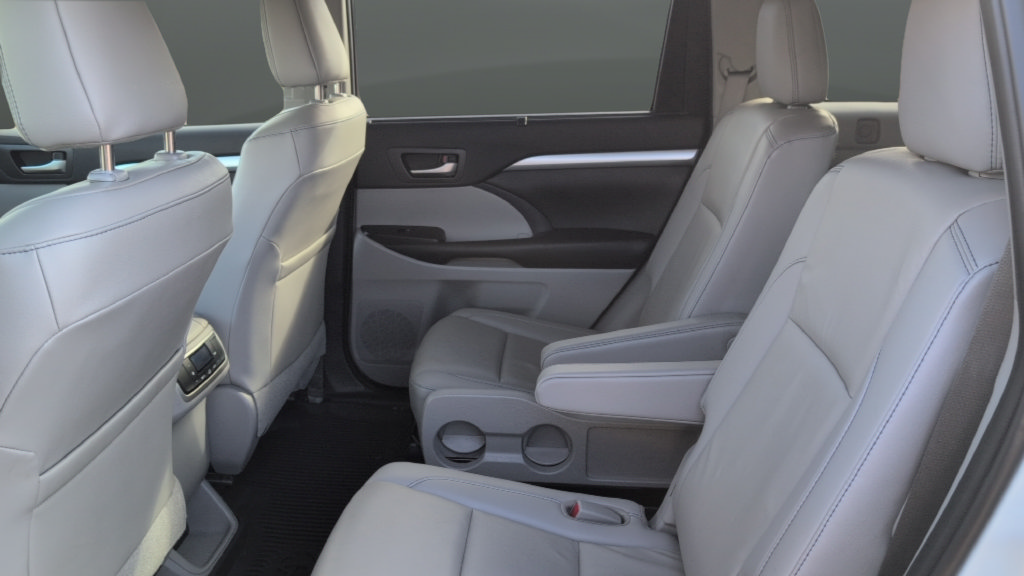 Used 2019 Toyota Highlander XLE AWD/4WD image 21