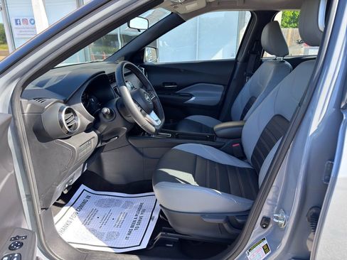 Used 2022 Nissan Kicks SR w/ Premium Package FWD image 15