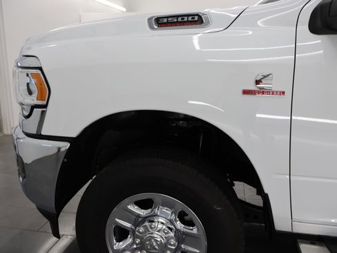 Used 2024 RAM 3500 Tradesman w/ Chrome Appearance Group AWD/4WD image 34