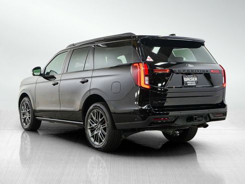 Used 2025 Ford Expedition Platinum w/ Stealth Performance Package AWD/4WD image 4