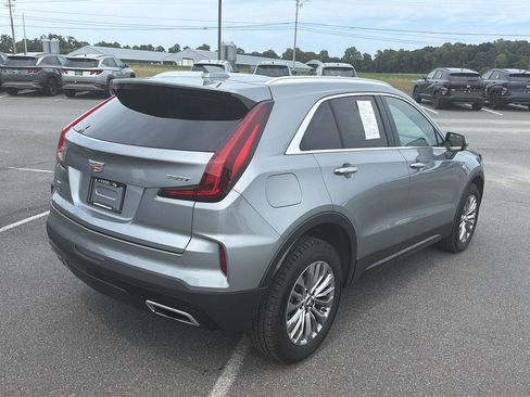 Used 2024 Cadillac XT4 Premium Luxury AWD/4WD image 5
