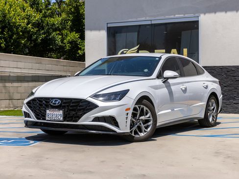 Used 2020 Hyundai Sonata SEL w/ Cargo Package FWD image 6