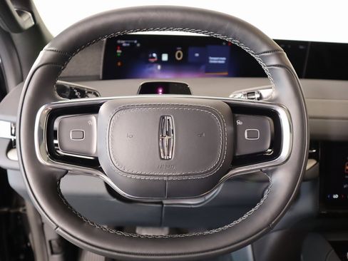 New 2025 Lincoln Navigator Reserve w/ Jet Appearance Package image 3