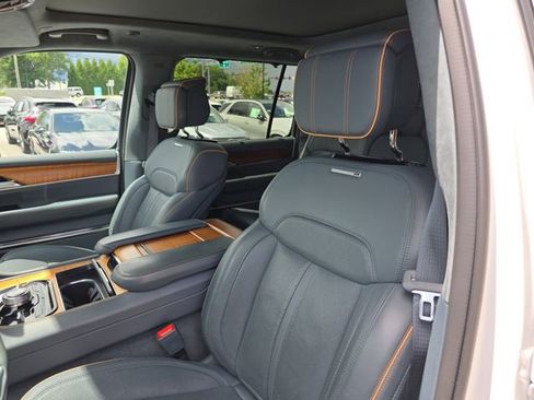 Used 2023 Jeep Grand Wagoneer Series II w/ Flexible Seating Group AWD/4WD image 22