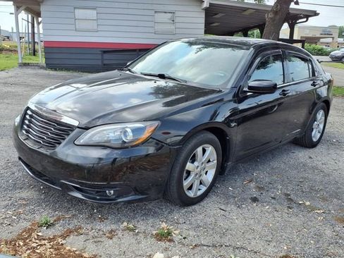 Used 2013 Chrysler 200 Touring w/ S Exterior Appearance Pkg FWD image 3