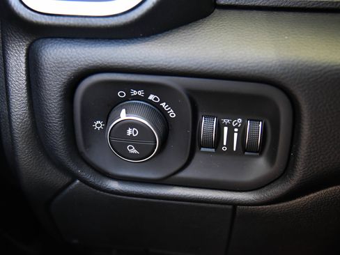 Used 2026 RAM 2500 Laramie AWD/4WD image 39