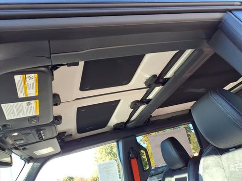 New 2025 Ford Bronco Raptor image 7