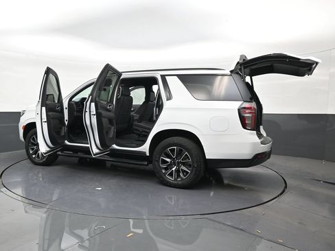 Used 2023 Chevrolet Tahoe Z71 w/ Luxury Package AWD/4WD image 31