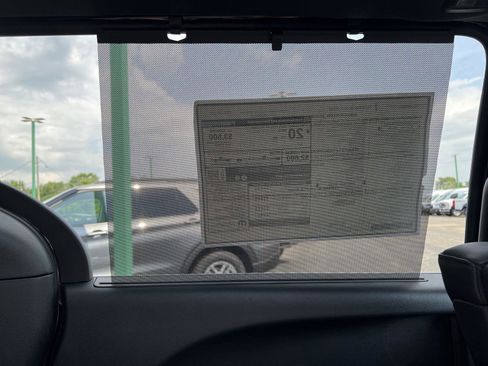 New 2025 Chrysler Pacifica Select w/ Uconnect Theater Family Group image 47