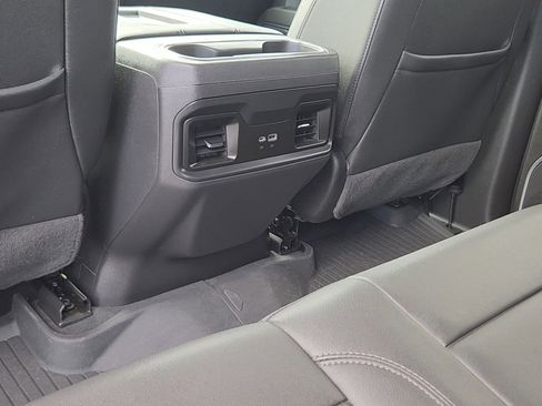 Used 2022 Chevrolet Silverado 1500 LT Trail Boss w/ LT Trail Boss Premium Package image 17