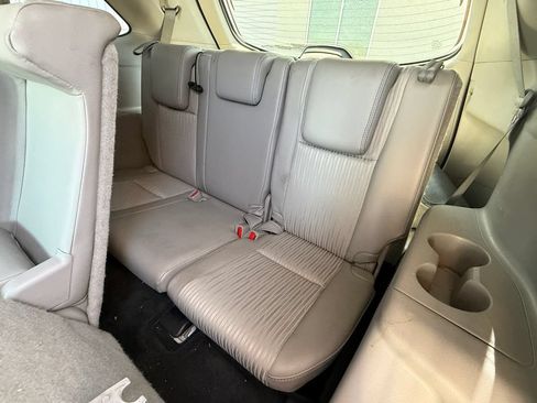 Used 2016 Toyota Highlander Plus FWD image 11