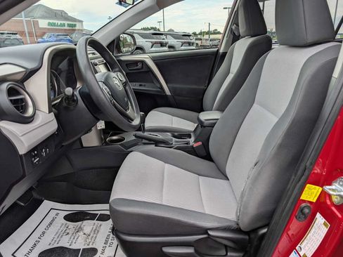 Used 2015 Toyota RAV4 LE AWD/4WD image 4