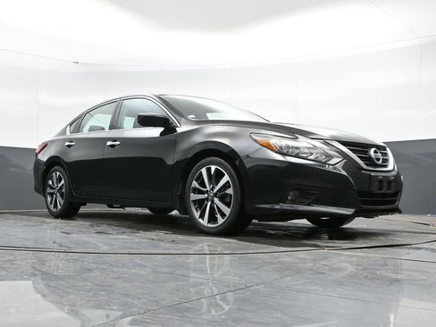 Used 2017 Nissan Altima 2.5 SR FWD image 20