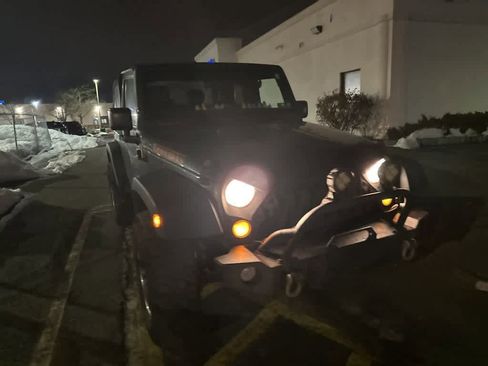 Used 2016 Jeep Wrangler Sport image 15