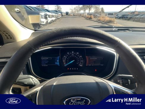 Used 2016 Ford Fusion SE w/ Equipment Group 202A image 10