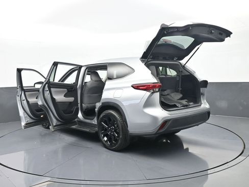 Used 2022 Toyota Highlander L image 76