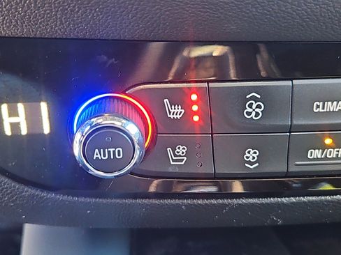 Used 2022 Buick Enclave Premium w/ Experience Buick Package image 15