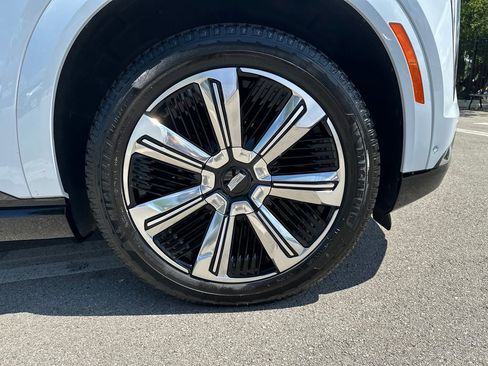Used 2026 Cadillac Escalade IQL Luxury AWD/4WD image 13