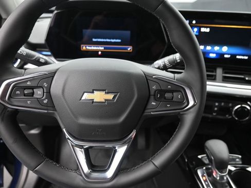 Used 2024 Chevrolet Trax LT w/ Driver Confidence Package FWD image 14