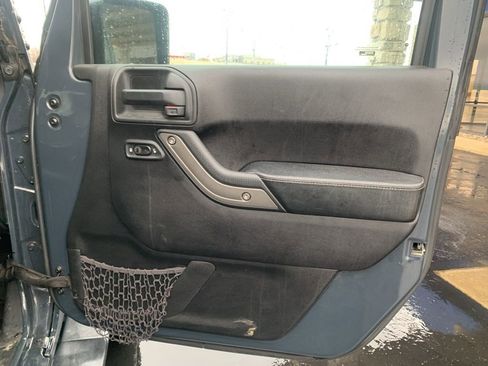 Used 2016 Jeep Wrangler Unlimited Sport image 17