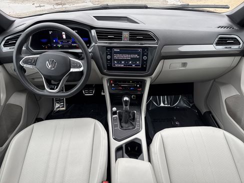 Used 2023 Volkswagen Tiguan SE R-Line image 18