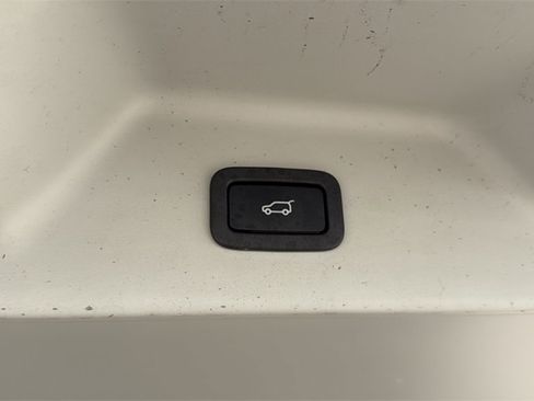 Used 2019 Land Rover Range Rover HSE image 26