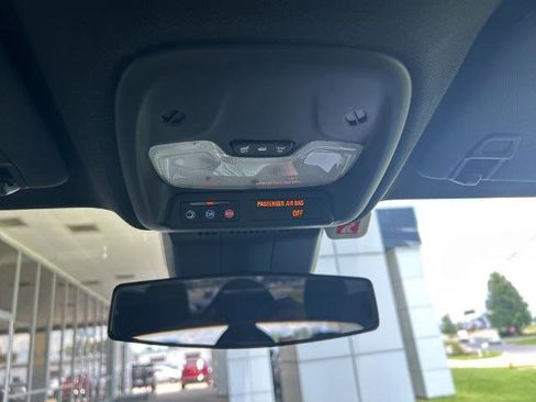 Used 2024 GMC Canyon Elevation RWD image 17