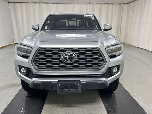 Used 2023 Toyota Tacoma TRD Off-Road w/ TRD Premium Off Road Package AWD/4WD image 3