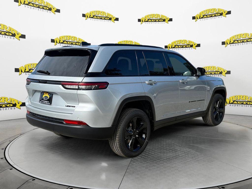 New 2025 Jeep Grand Cherokee Limited w/ Luxury Tech Group II RWD image 5