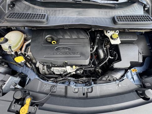 Used 2018 Ford Escape SEL FWD image 2