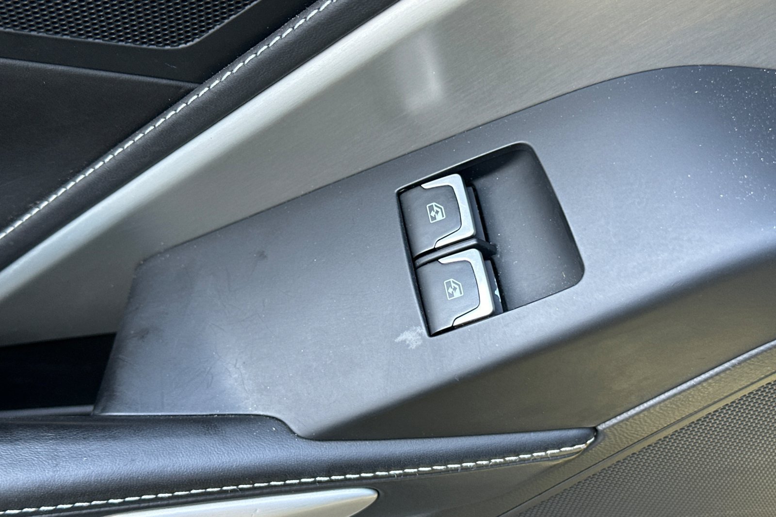 Used 2018 Chevrolet Corvette Z06 RWD image 13