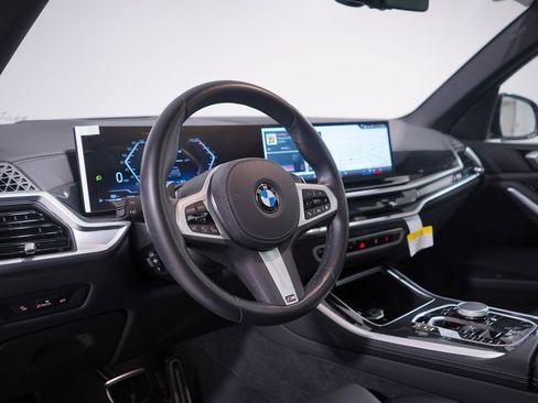 Used 2025 BMW X5 xDrive40i w/ M Sport Package image 6