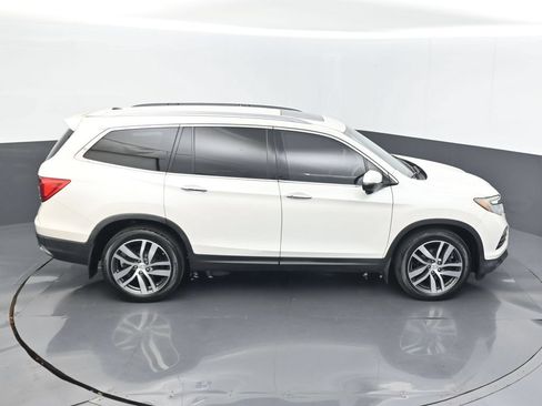 Used 2017 Honda Pilot Touring image 14