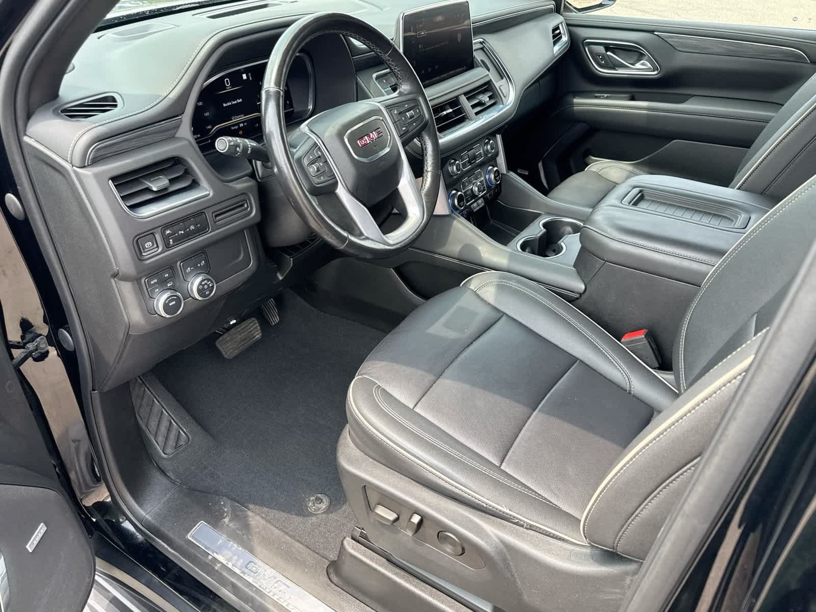 Used 2023 GMC Yukon SLT AWD/4WD image 10