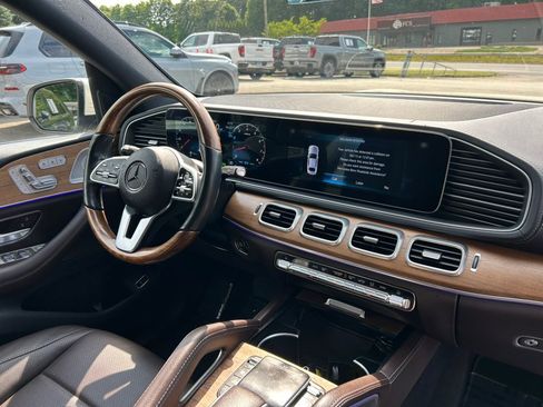 Used 2022 Mercedes-Benz GLS 450 4MATIC image 26