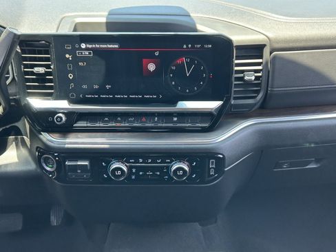 Certified 2025 GMC Sierra 1500 SLT AWD/4WD image 16