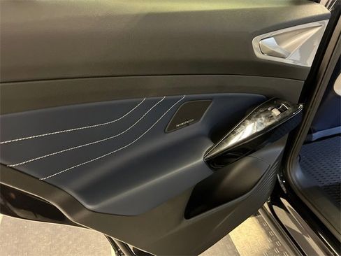 New 2025 Volkswagen ID.4 Pro S Plus image 11