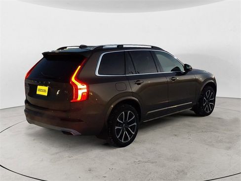 Used 2016 Volvo XC90 T6 Momentum w/ Momentum Plus Package image 5