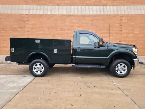 Used 2016 Ford F250 XL w/ XL Appearance Package image 4