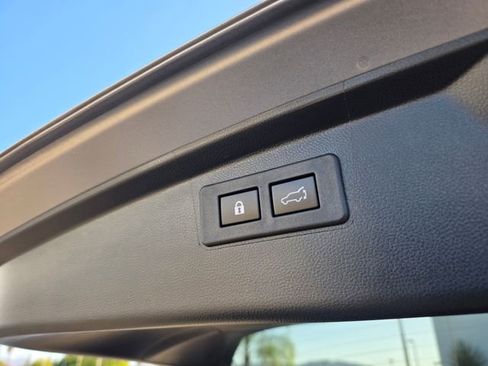 Certified 2025 Subaru Outback Premium AWD/4WD image 15