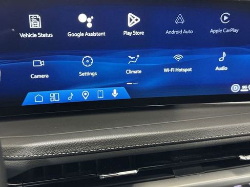 Certified 2025 Cadillac XT4 Premium Luxury image 13