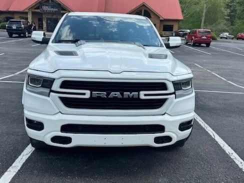 Used 2022 RAM 1500 Laramie AWD/4WD image 3