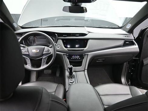 Certified 2025 Cadillac XT5 Premium Luxury image 23